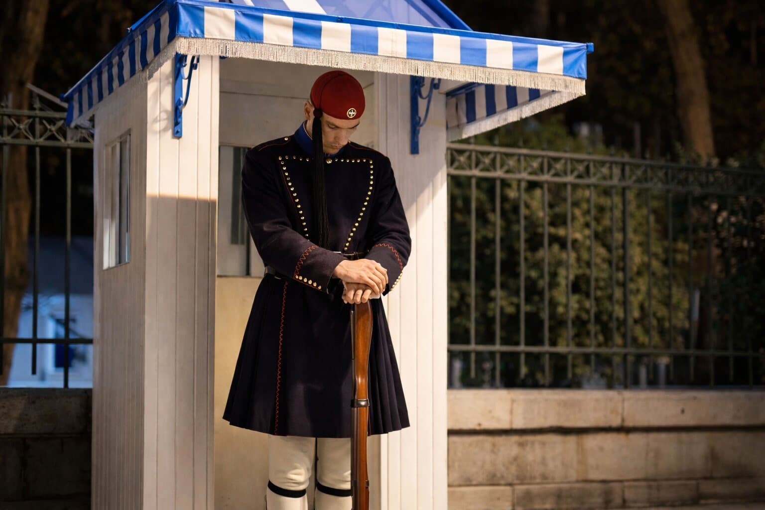 Holy Friday, the Only Day Greek Evzones Bow Their Heads