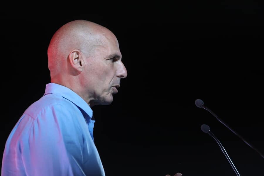 Yanis Varoufakis Dances to Viral Techno Hit in Moscow