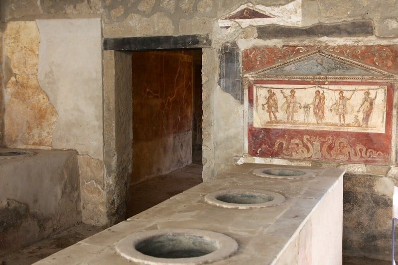 Ancient Jars in Pompeii Taverns Reveal Roman Food and Pottery Secrets