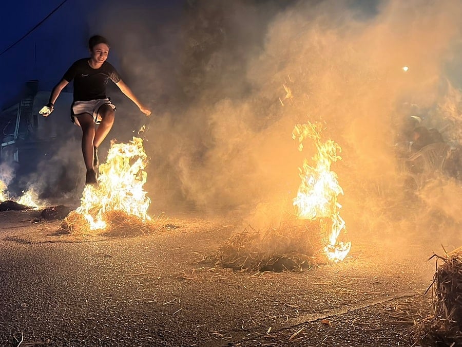 Bonfire Custom Nea Kios