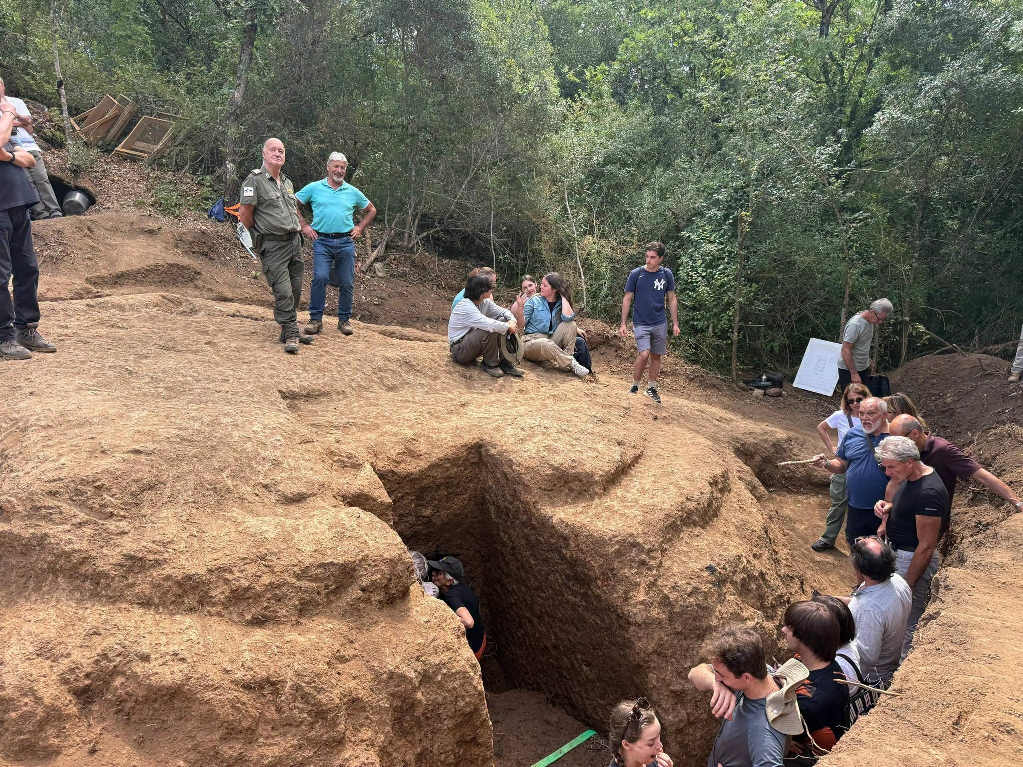 Excavation team at San Giuliano