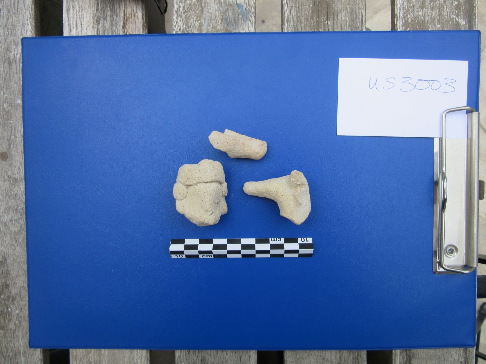 Iron Age terracotta figurines and pottery