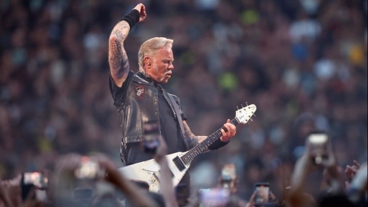 Athens Metallica Iron Maiden vibrations