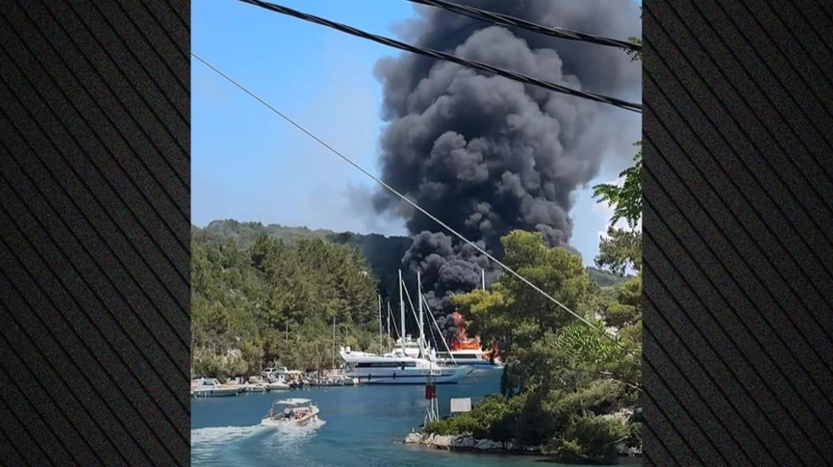Paxos boats fire