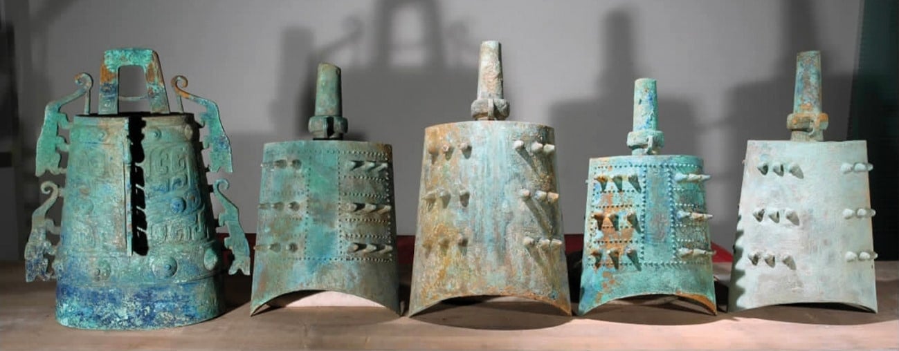 The bells from the tomb of Marquis Kuan of Zeng at Yejiashan, Suizhou