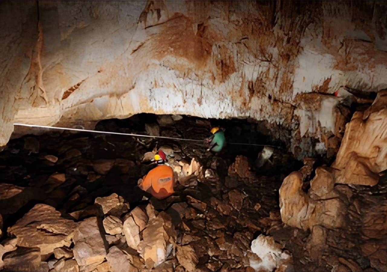 The entrance and the main chamber of Kataphygadi cave