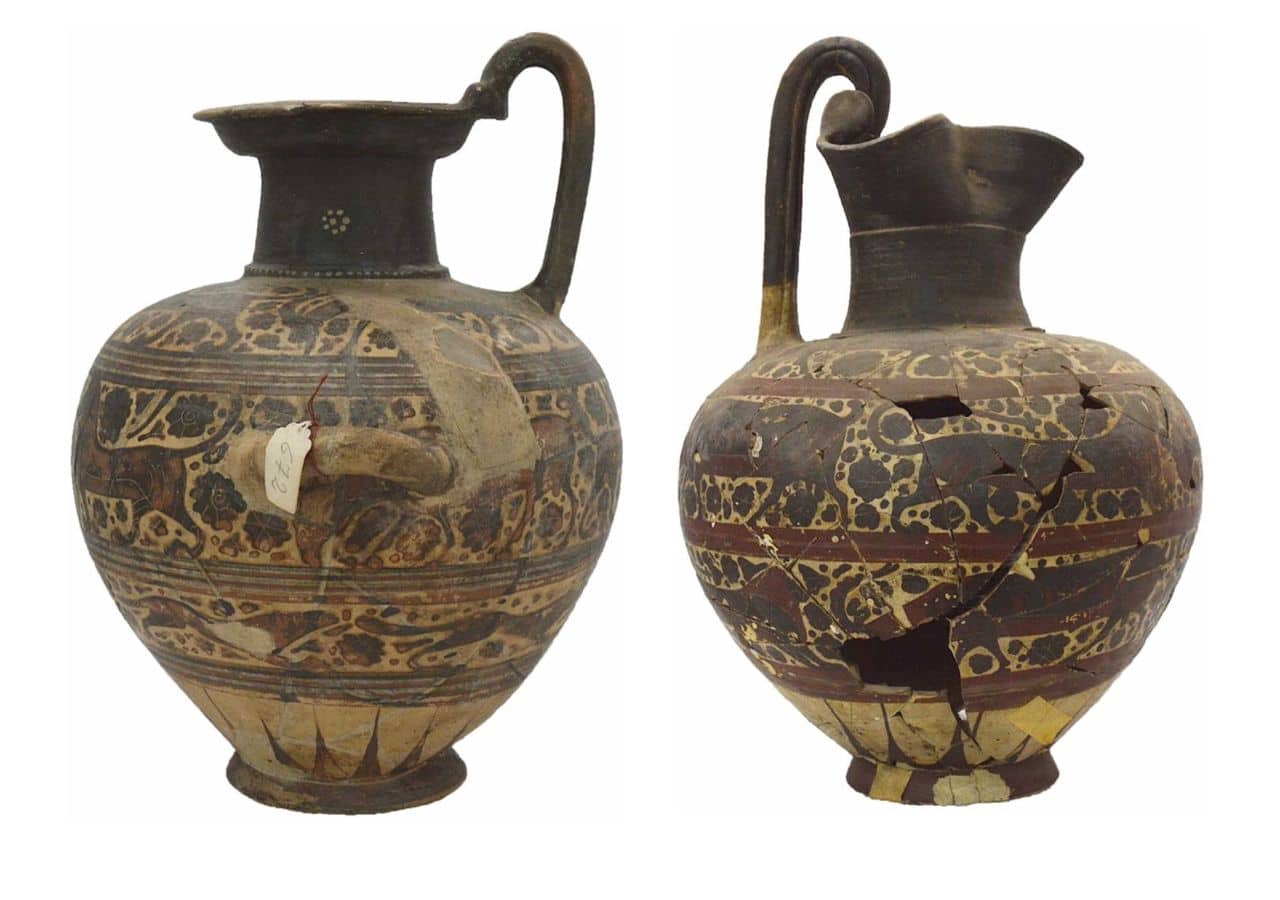 Ancient Greek hydria (left) and oinochoe (right)