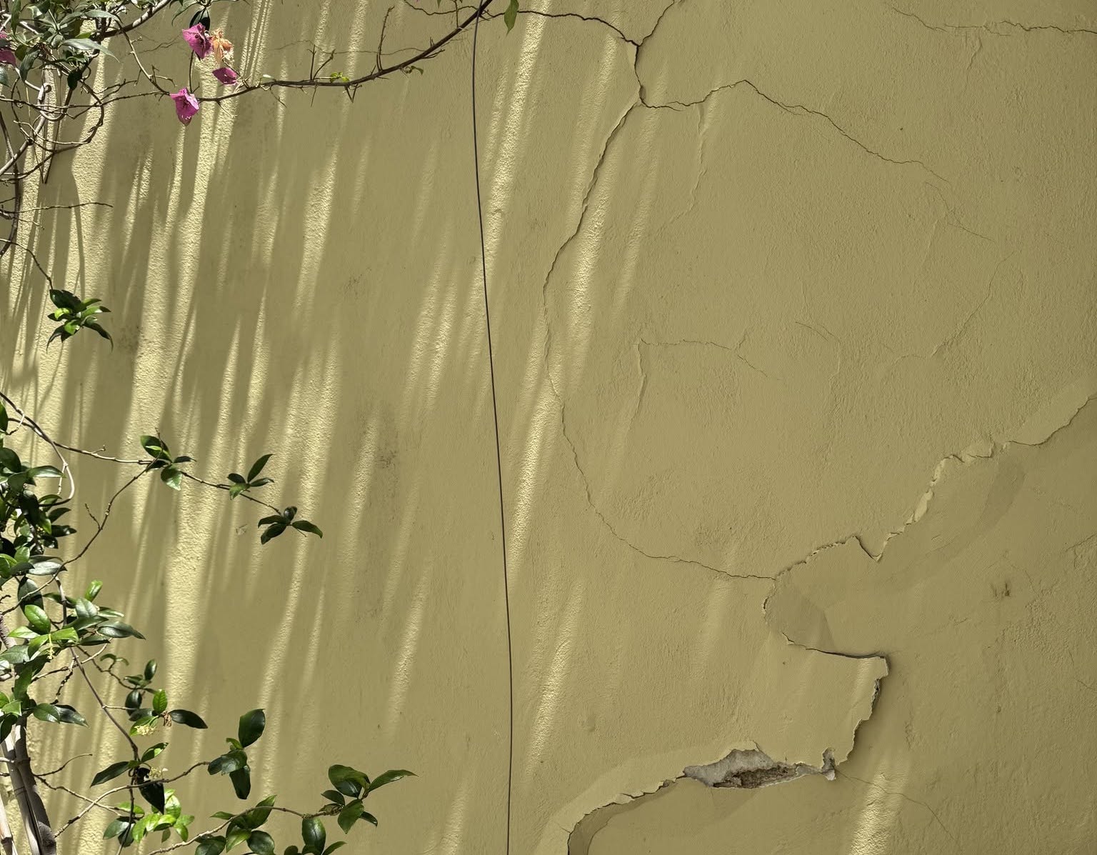 Residents have reported cracks in buildings near Metro Line 4 construction in Athens' Kypseli neighborhood.