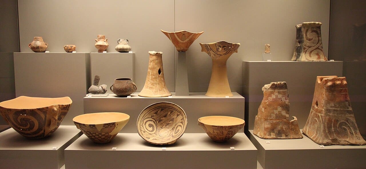 Late Neolithic Greek pottery