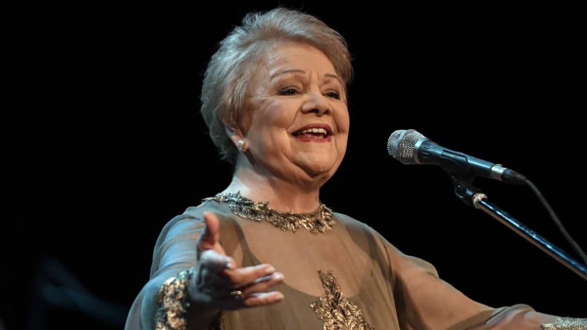Mary Linda Greek singer