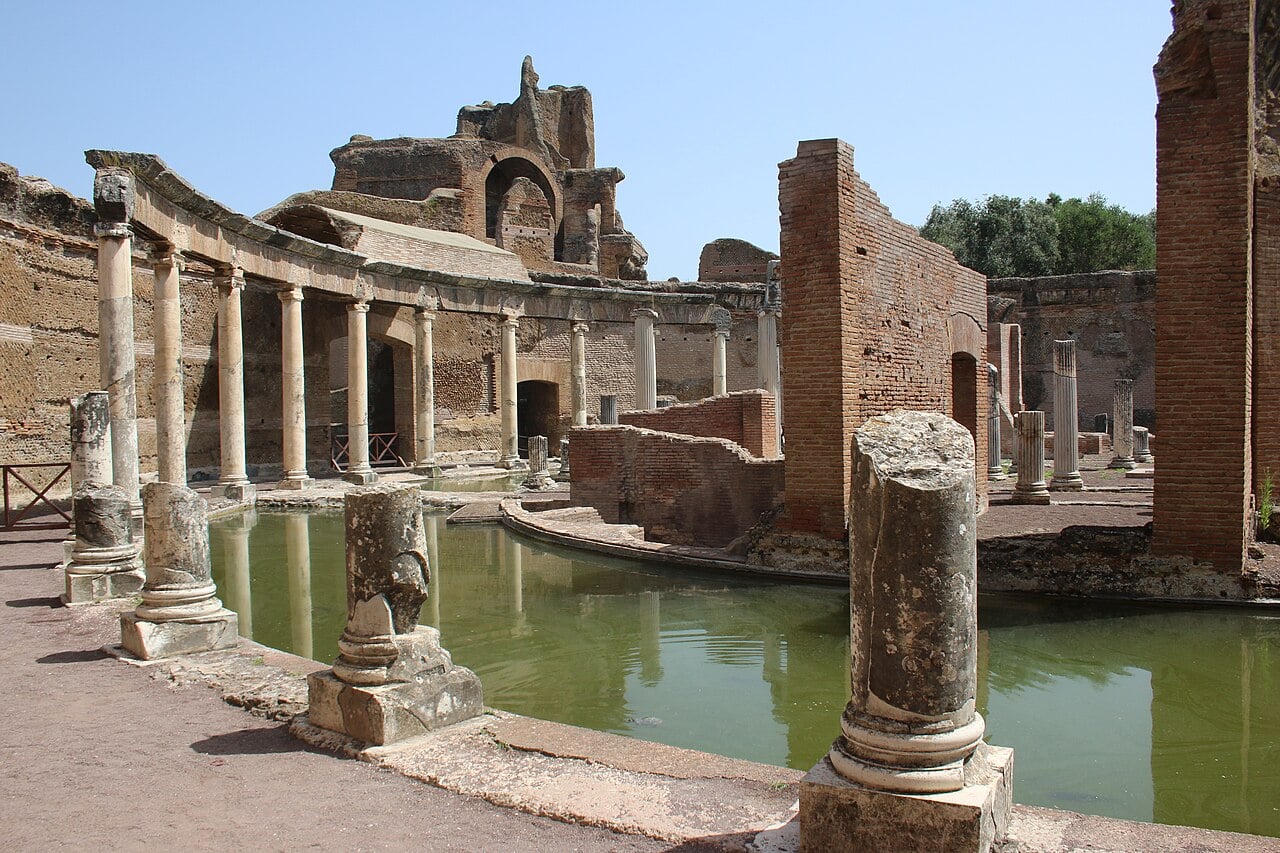 Roman concrete structures Hadrian's Villa