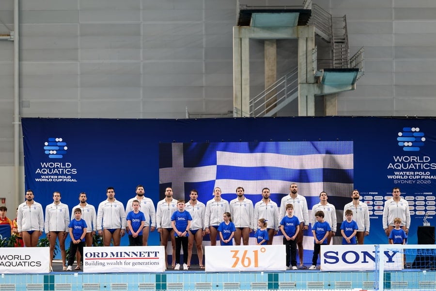 Greece defeated Hungary 15-14 to win its first men's Water Polo World Cup title.