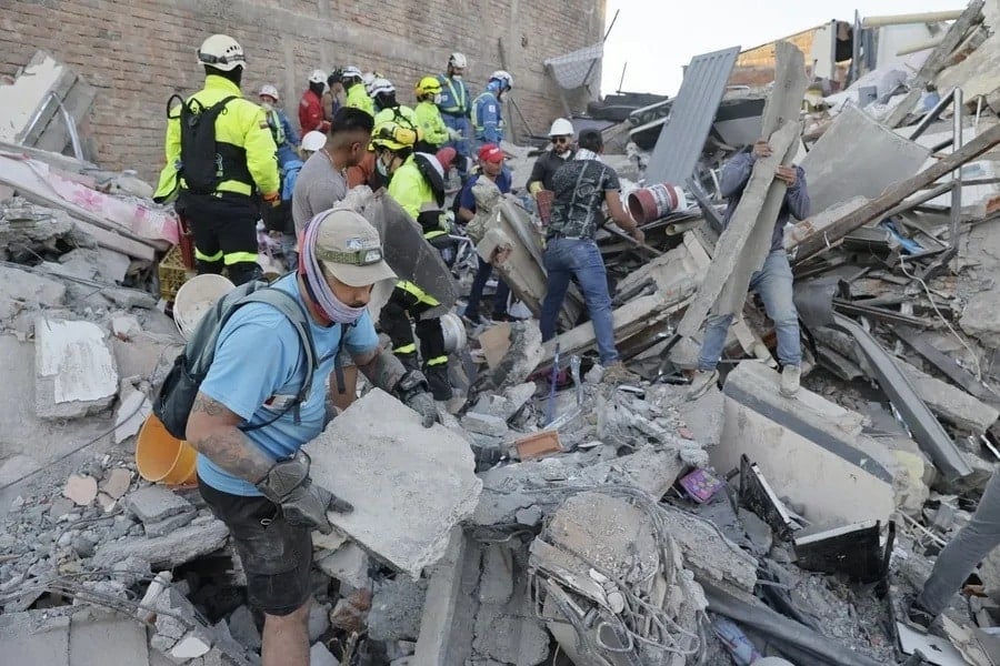 Colombia earthquake rubble. Rising death toll