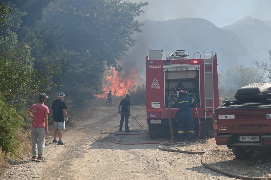 Firefighters at the front in Greece