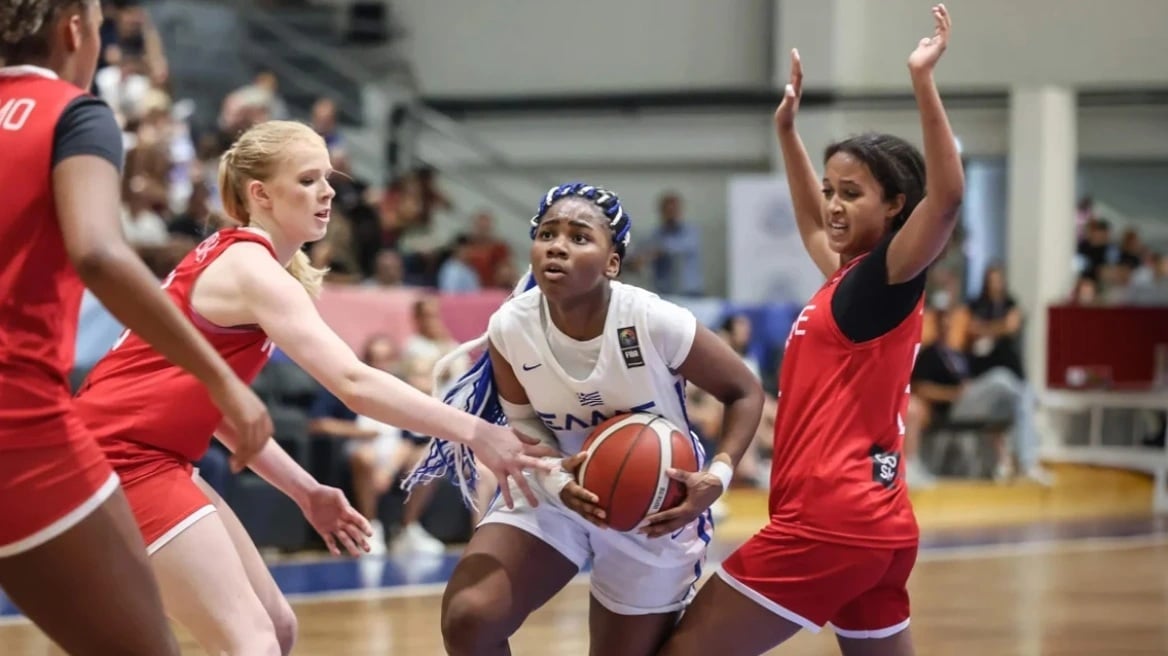 Lisa Itoya racist abuse
