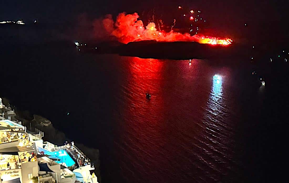 Fireworks recreate the volcanic eruption over Santorini’s caldera during Ifestia 2026.