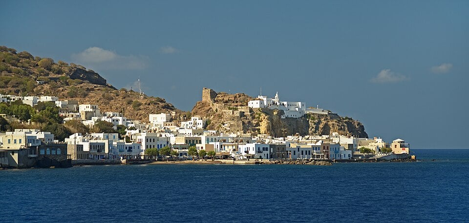 Nisyros, a small Greek island in the Dodecanese, is offering a €3,000 birth grant to eligible families as it seeks to support young parents and strengthen its demographic future.