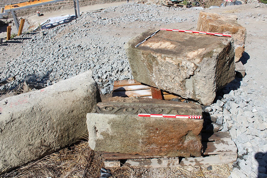 Artifact bearing the Roman inscription found at Aquae Calidae, Bulgaria