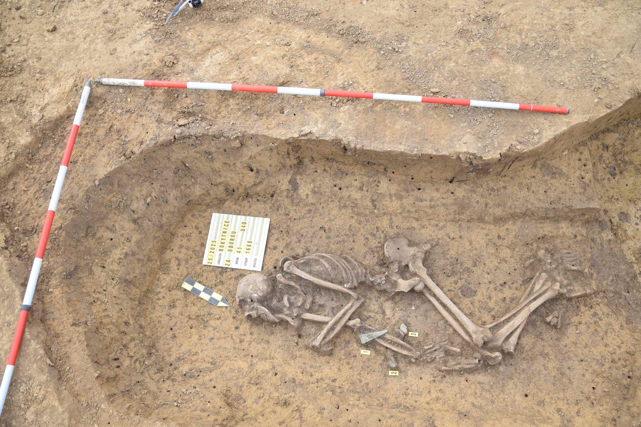 Grave of a man with dagger found excavation site