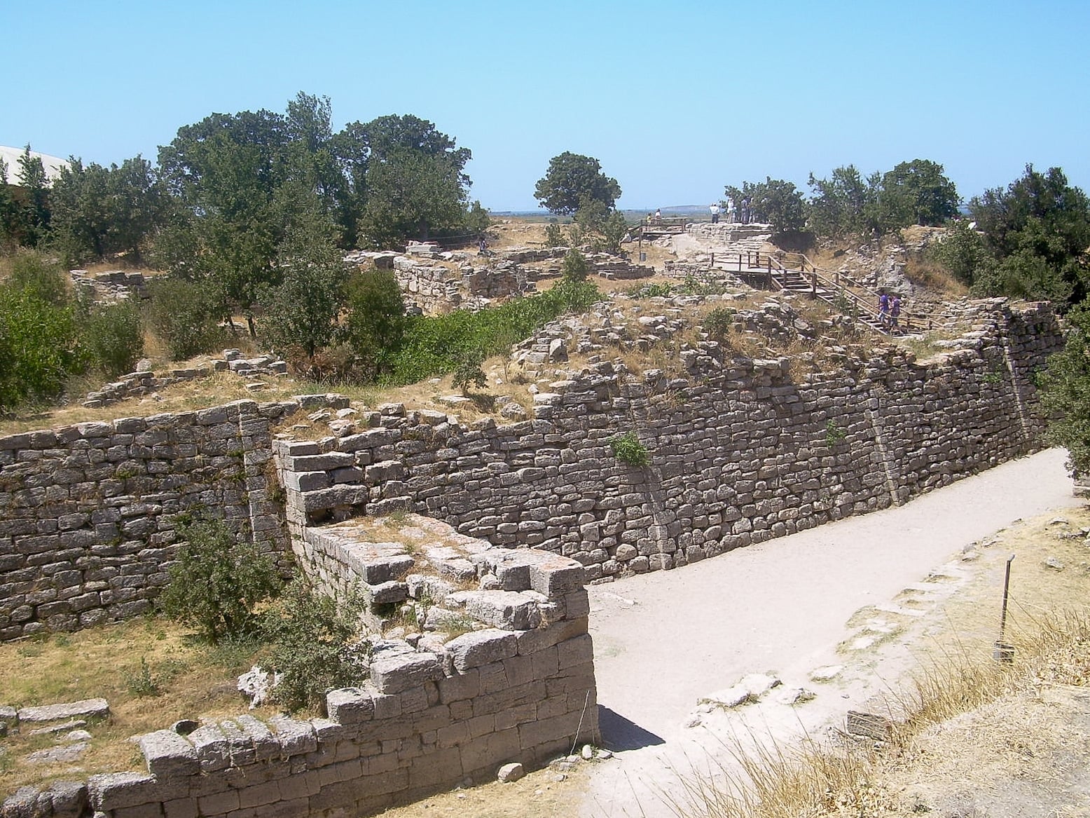 Walls of the Late Bronze Age Troy