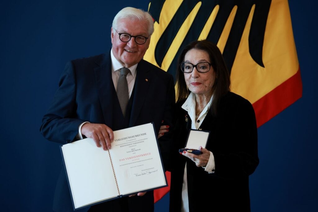 Greek singer Nana Mouskouri wears the Order of Merit of the Federal Republic of Germany following the awarding ceremony at the German President’s official residence in Berlin on October 5, 2026.