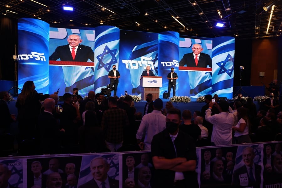 Israeli Prime Minister Benjamin Netanyahu addresses supporters during a Likud party election event in Jerusalem on October 28, 2026, as Israelis vote in the 26th Knesset elections, the first nationwide legislative elections since the Hamas-led attack on October 7, 2023. Photo: Abir Sultan/EPA via ANA-MPA.