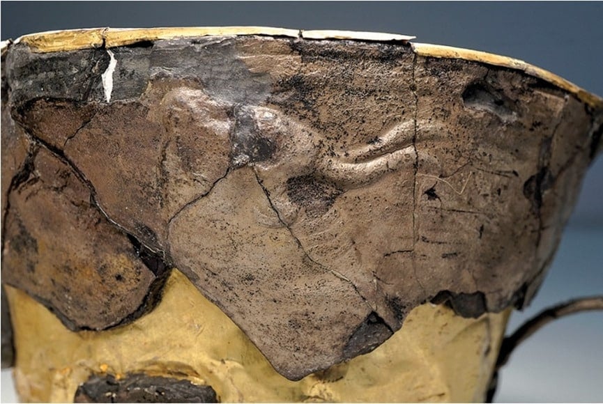 Silver cup with an interior gold layer from Dendra tholos