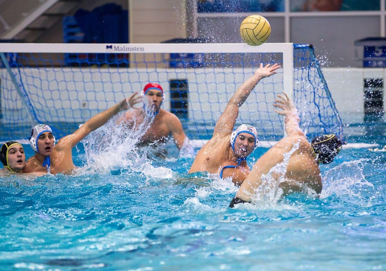 Sintez Kazan in a water polo match