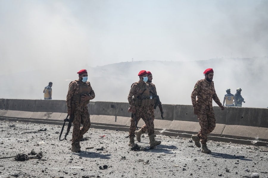Syrian soldiers and civil defense personnel. File Photo: EPA/Stringer via ANA-MPA.